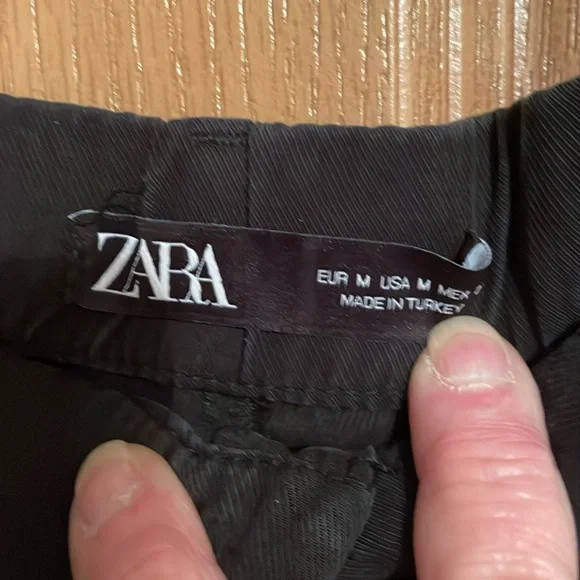 ZARA Black Woman's Shorts with Pockets. Size M - Picture 7 of 7